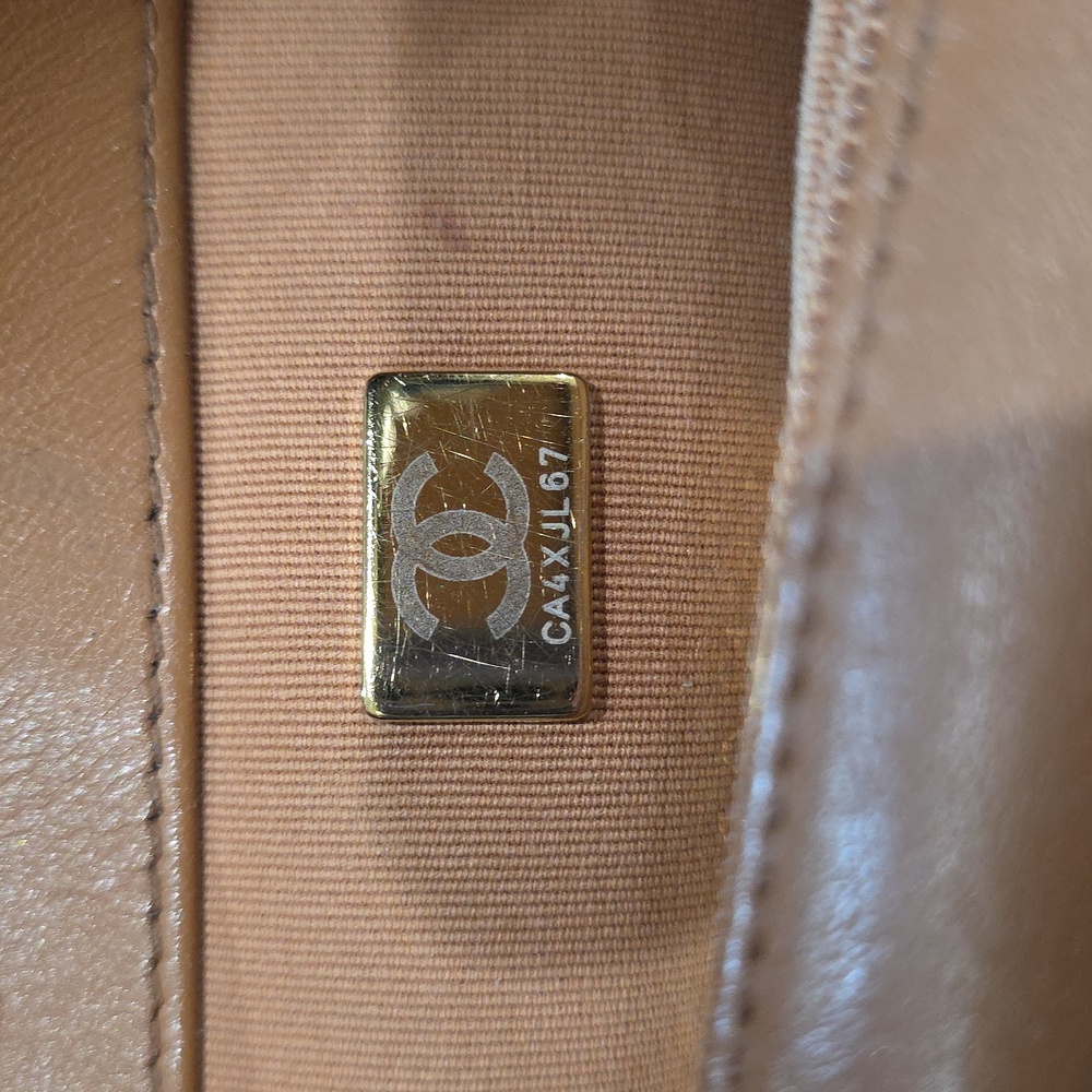 CHANEL 19 Medium Tan Quilted Leather Bag - Picture 11 of 11